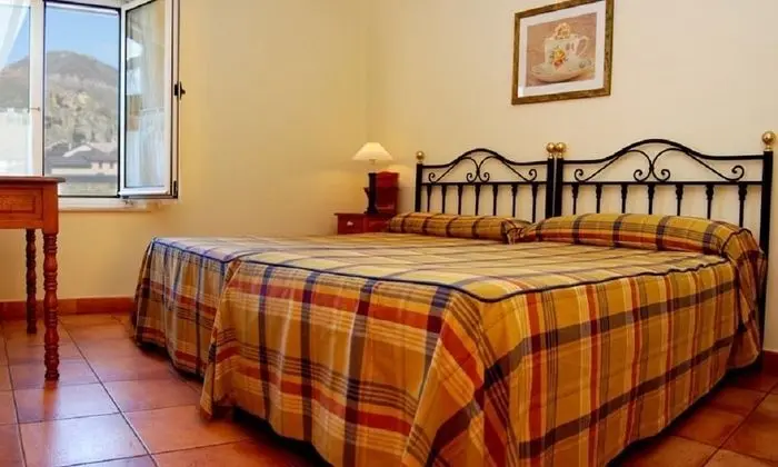 Tek Büyük veya İki Ayrı Yataklı Oda