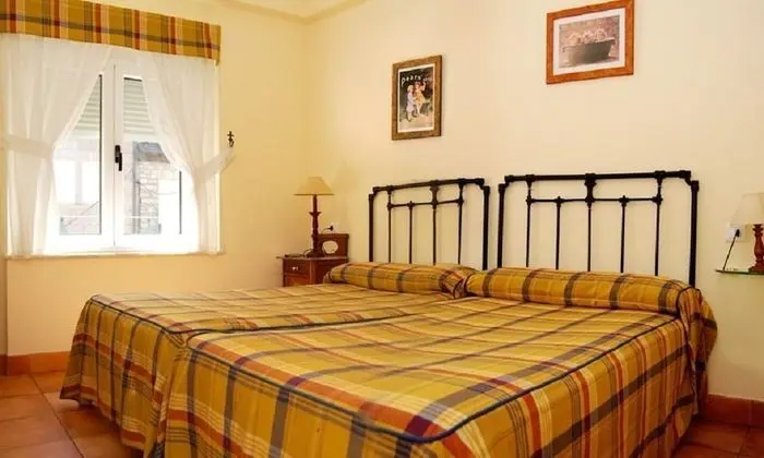 Tek Büyük veya İki Ayrı Yataklı Oda