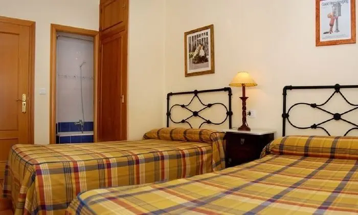 Tek Büyük veya İki Ayrı Yataklı Oda