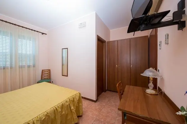 Comfort Tek Büyük Yataklı Oda