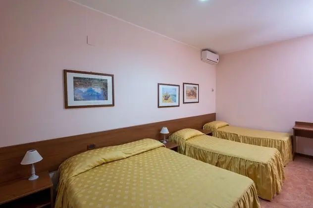 Family Oda (6 Adults)