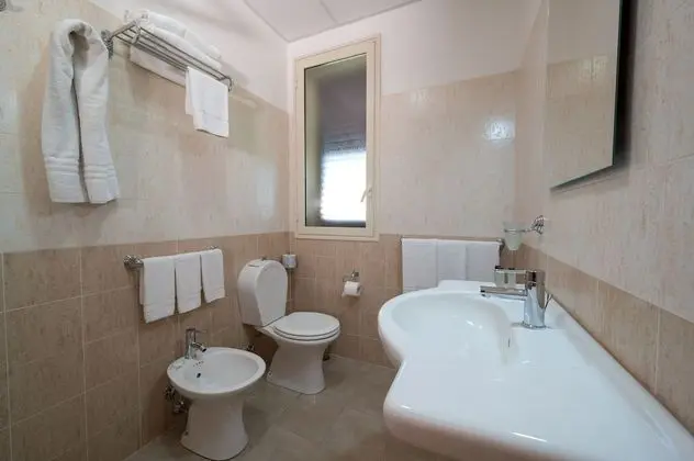 Family Oda (6 Adults)