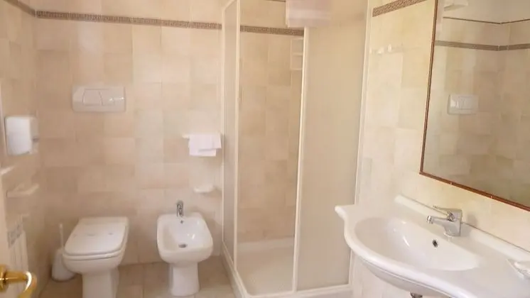 Standard Büyük Yataklı Tek Kişilik Oda