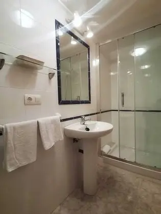 Basic Tek Büyük veya İki Ayrı Yataklı Oda