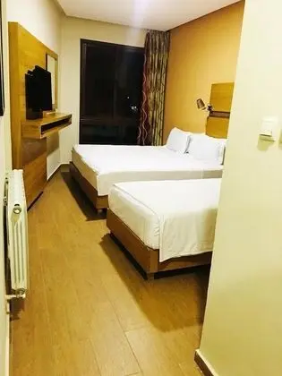 Tek Büyük veya İki Ayrı Yataklı Oda