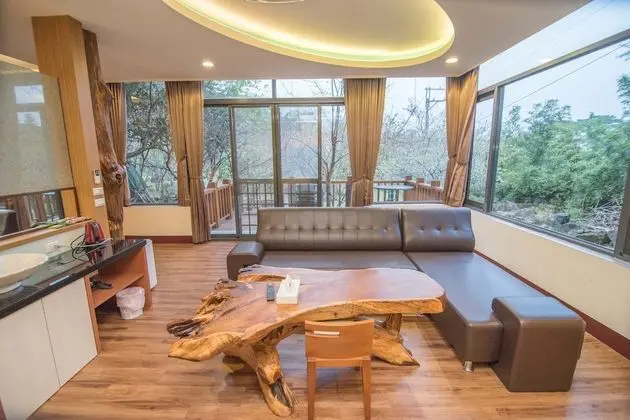 Grand Süit, 2 Büyük (Queen) Boy Yatak, Sigara İçilmez, Bahçe Manzaralı
