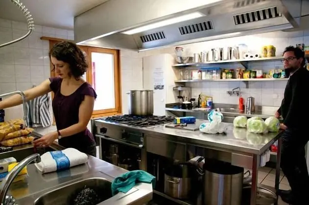 Dört Kişilik Oda, Ortak Banyo