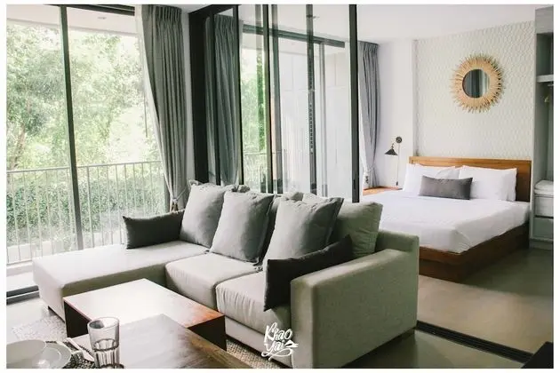 1-Bedroom Apartment with Mountain View