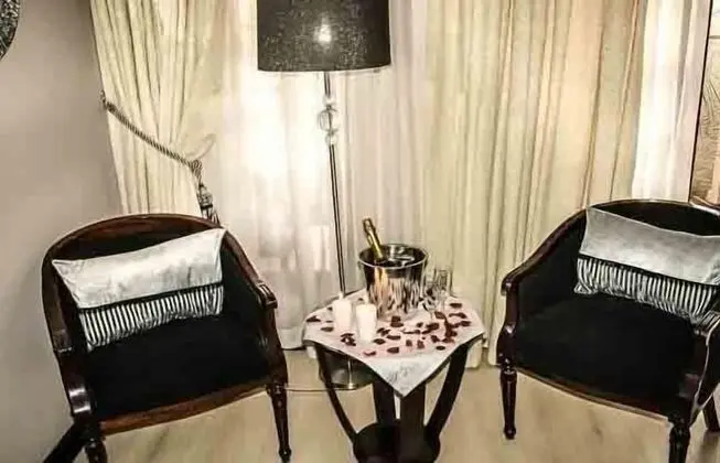 Standard Tek Büyük Yataklı Oda