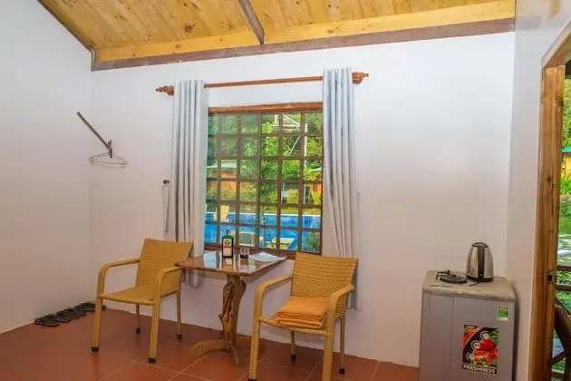 Comfort Oda, Birden Çok Yatak, Havuz Manzaralı