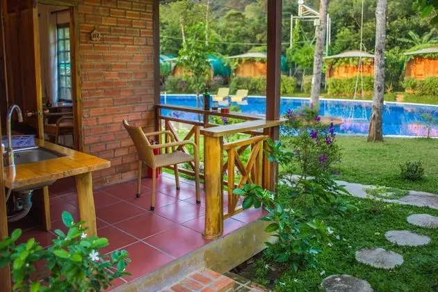 Comfort Oda, Birden Çok Yatak, Havuz Manzaralı
