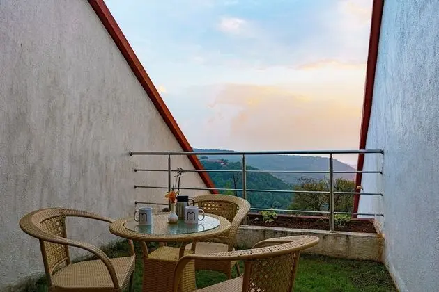 Valley View Suite