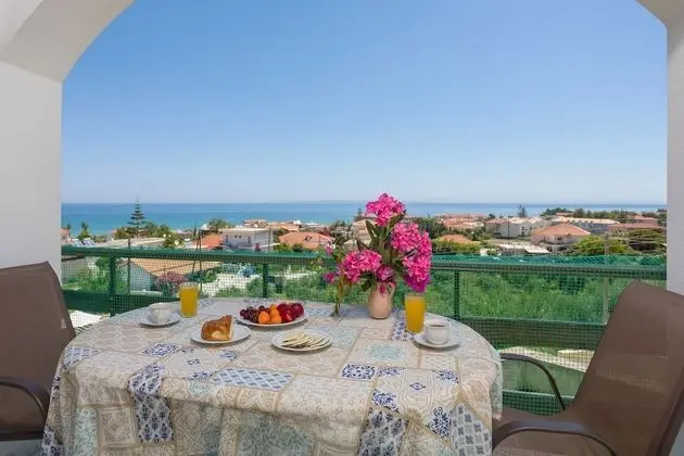 Deluxe Tek Büyük veya İki Ayrı Yataklı Oda, Balkon, Deniz Manzaralı