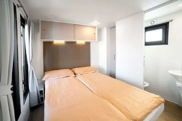Deluxe Karavan
