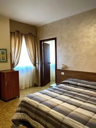 Classic Üç Kişilik Oda