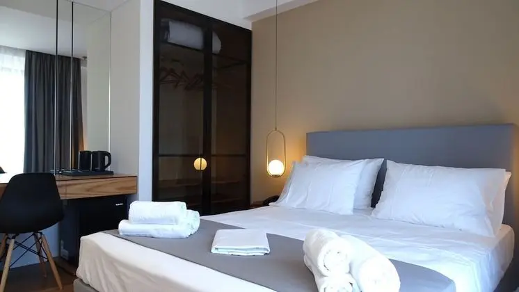 Comfort Tek Büyük Yataklı Oda, Havuz Manzaralı