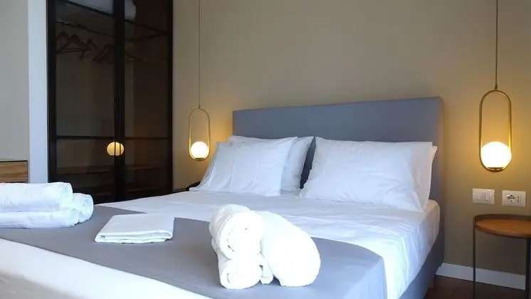 Comfort Tek Büyük Yataklı Oda, Havuz Manzaralı