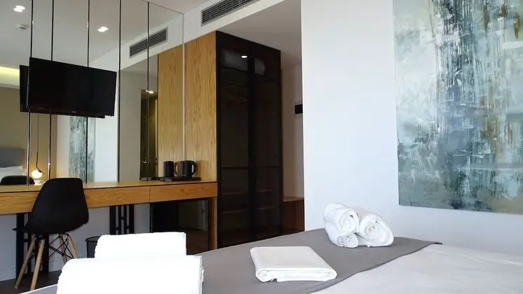 Comfort Tek Büyük Yataklı Oda, Havuz Manzaralı