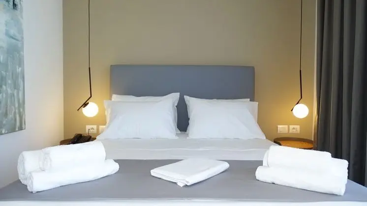 Comfort Tek Büyük Yataklı Oda, Havuz Manzaralı