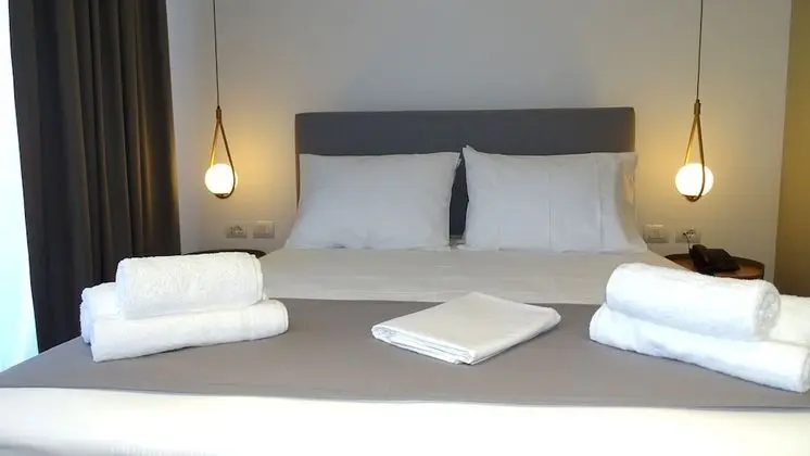 Comfort Tek Büyük Yataklı Oda, Havuz Manzaralı