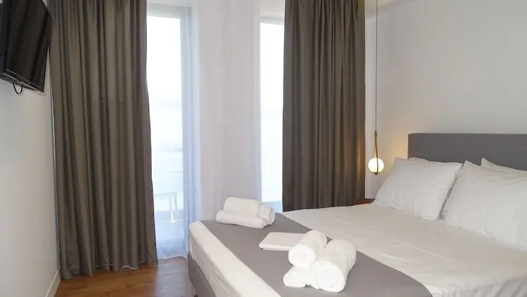 Comfort Tek Büyük Yataklı Oda, Havuz Manzaralı