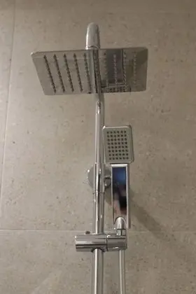 Comfort Tek Büyük Yataklı Oda, Havuz Manzaralı