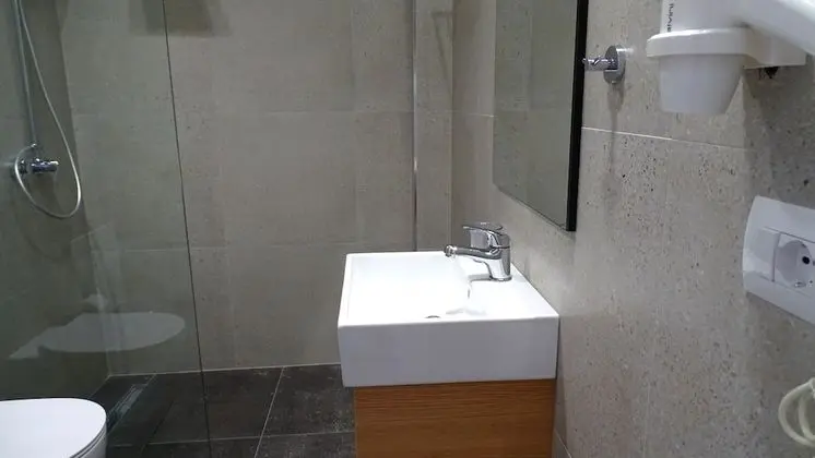 Comfort Tek Büyük Yataklı Oda, Havuz Manzaralı