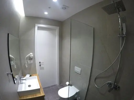 Comfort Tek Büyük Yataklı Oda, Havuz Manzaralı