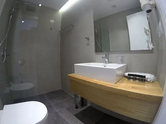 Comfort Tek Büyük Yataklı Oda, Havuz Manzaralı