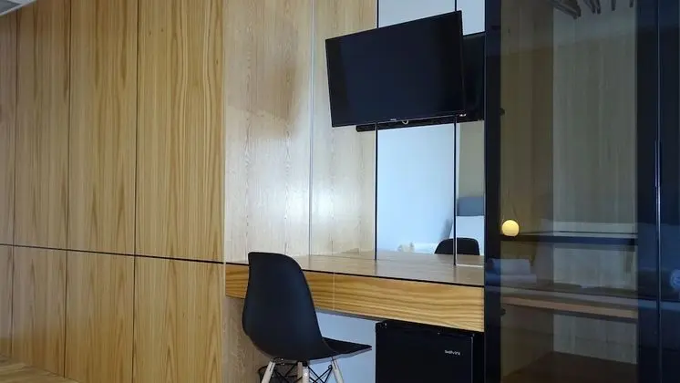 Üç Kişilik Oda, Havuz Manzaralı