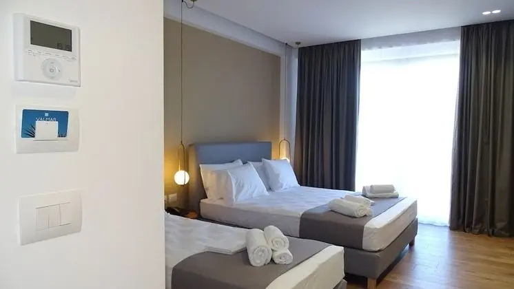 Üç Kişilik Oda, Havuz Manzaralı