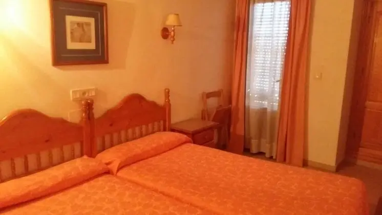 Tek Büyük veya İki Ayrı Yataklı Oda