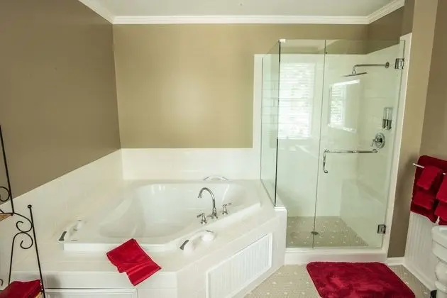 (Julia) whirlpool Jacuzzi