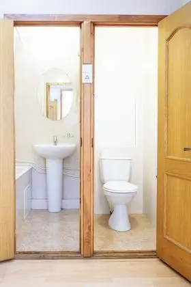 Economy İki Ayrı Yataklı Oda, Ortak Banyo