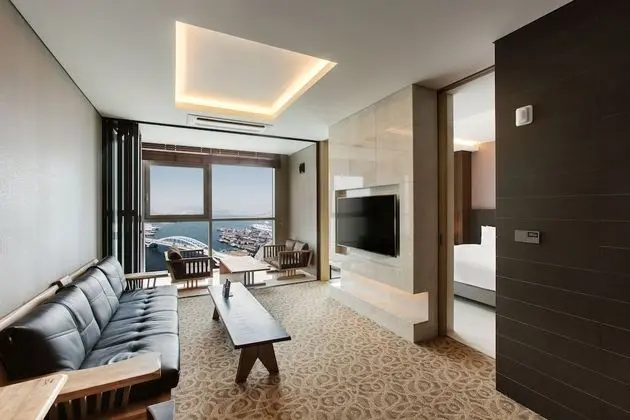 Junior Süit, Liman Manzaralı