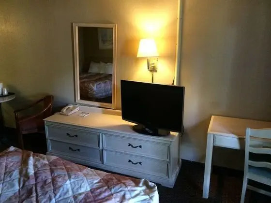 Deluxe Room, 1 King Bed, Kitchenette, Nonsmoking