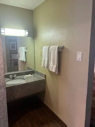 Deluxe Room, 1 King Bed, Kitchenette, Nonsmoking