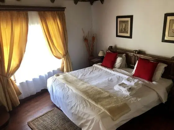Traditional Tek Büyük Yataklı Oda