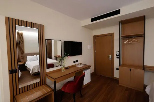 Deluxe Dört Kişilik Oda