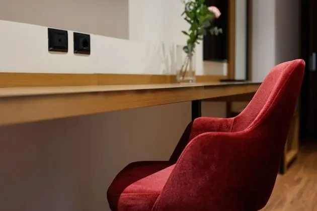 Luxury Tek Büyük Yataklı Oda, Kısmi Deniz Manzaralı