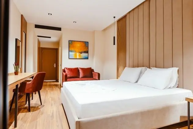 Luxury Tek Büyük Yataklı Oda, Kısmi Deniz Manzaralı