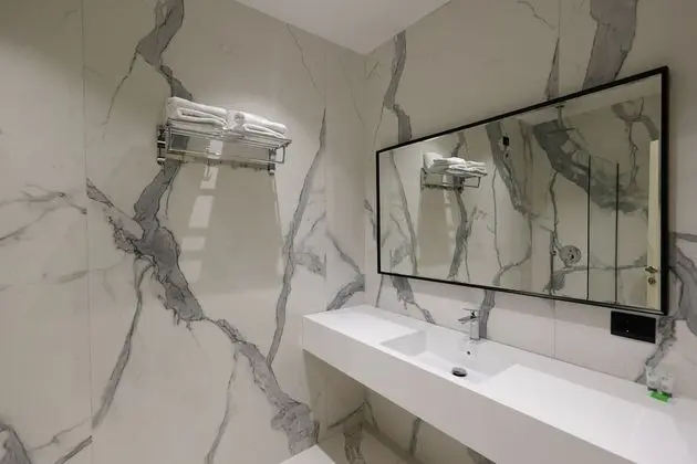 Luxury Tek Büyük Yataklı Oda, Kısmi Deniz Manzaralı