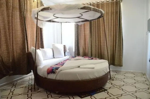 Luxury Tek Büyük Yataklı Oda