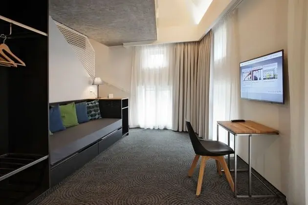 Üç Kişilik Oda