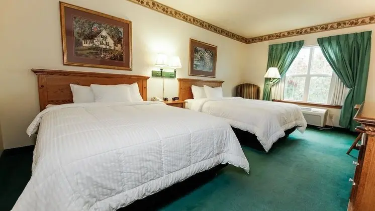 2 Queen Beds