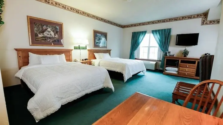 2 Queen Beds