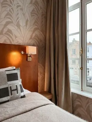 Deluxe Tek Büyük Yataklı Oda, Kanal Manzaralı