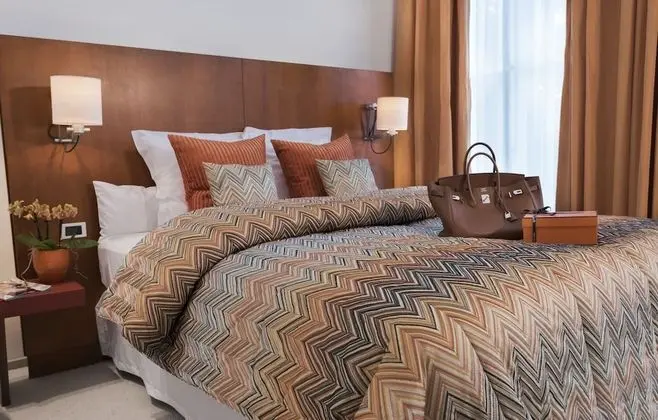 Deluxe Tek Büyük Yataklı Oda, Kanal Manzaralı