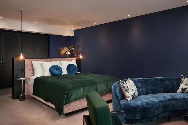 Penthouse Suite (North)