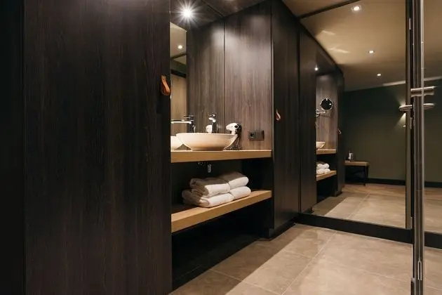 Comfort Twin room with shower and Terrace (Poolside)